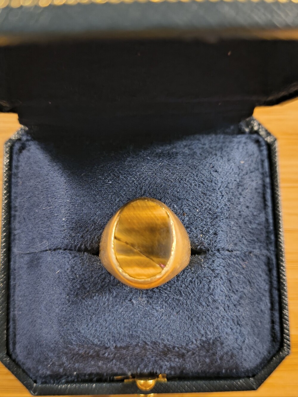 Vintage 18K Gold 750 Tiger Eye Oval Signet Ring Size 8.5 - Picture 2 of 9